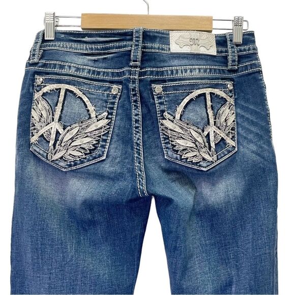 Miss Me Mid Rise Capri Straight Leg Jeans Medium Wash Peace Sign Crops Size 28 - Picture 6 of 13